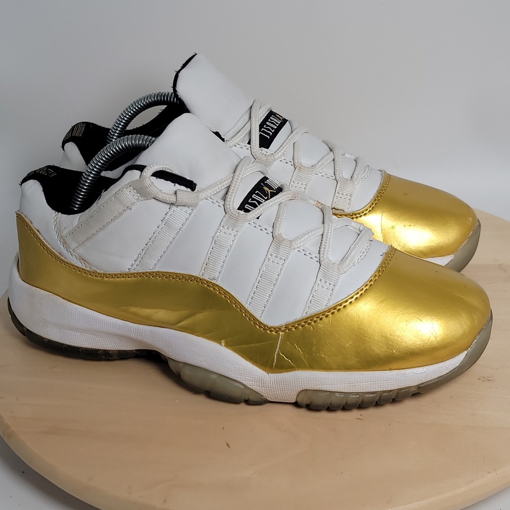 Air Jordan XI Low Closing Ceremony 8.5